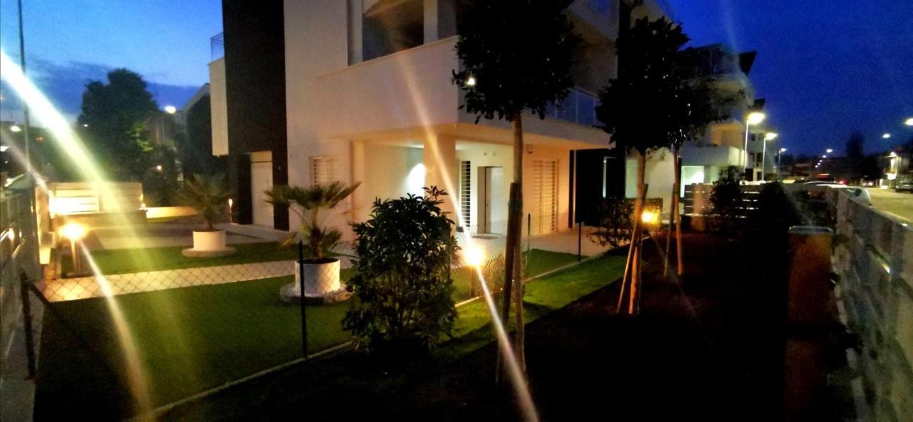 Maisonette Modena Park ภายนอก รูปภาพ